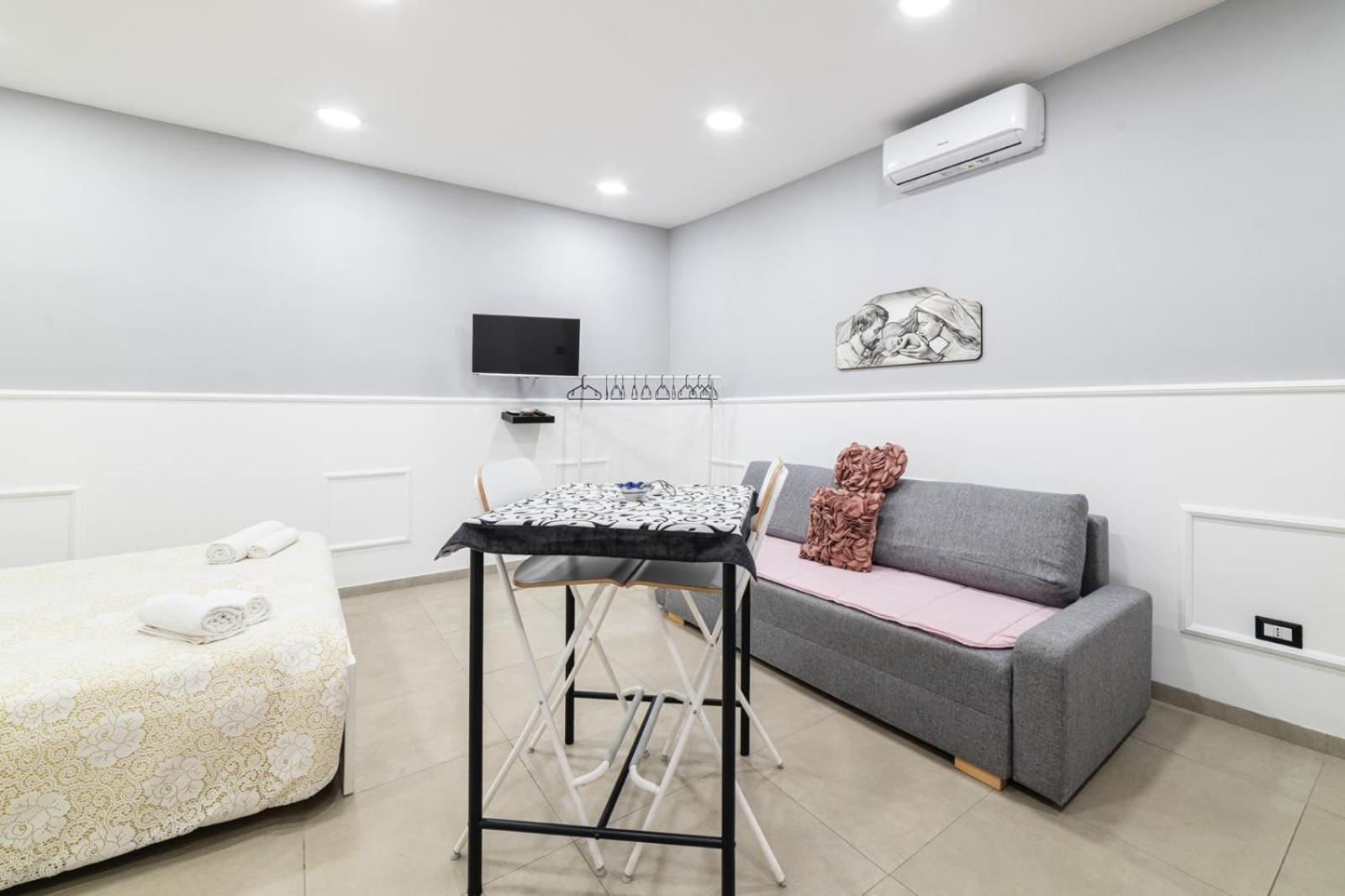 Many House Apartman Nápoly Kültér fotó